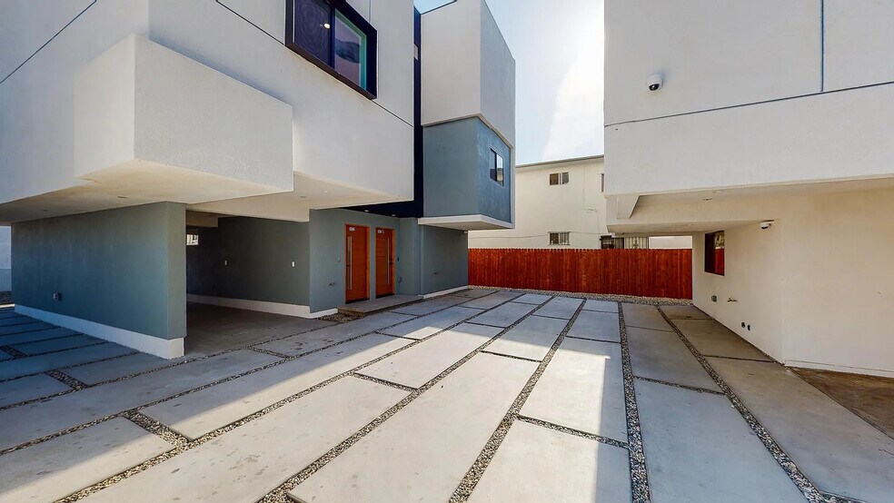 Building Photo - 3820 1/2 Montclair St