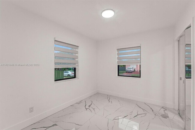 Building Photo - 8210 SW 29th St