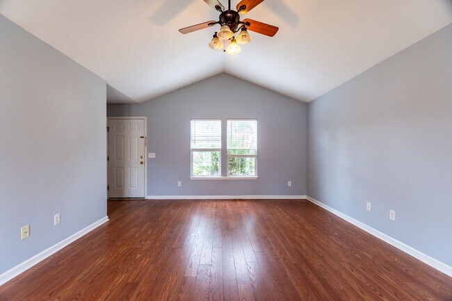 Building Photo - Beautiful one-level 3-Bedroom 2-Bath Ranch...