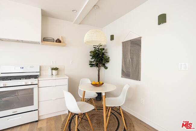 Building Photo - 1946-1944 Preston Ave