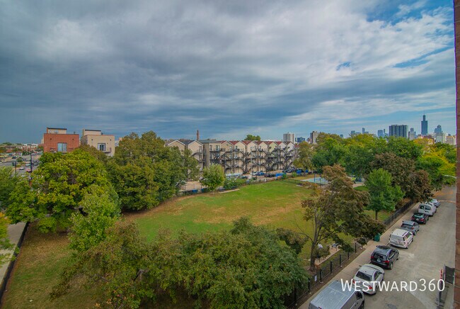 Building Photo - 2355 W Flournoy St