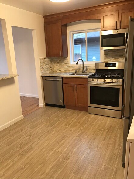 Building Photo - 25130 57th Ave