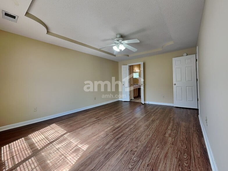 Building Photo - 5802 Eagleston Dr