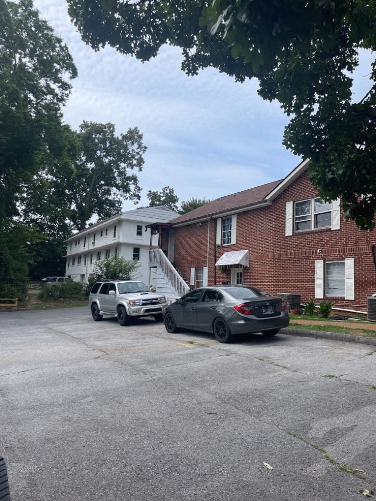 Building Photo - 1016 Greens Lake Rd