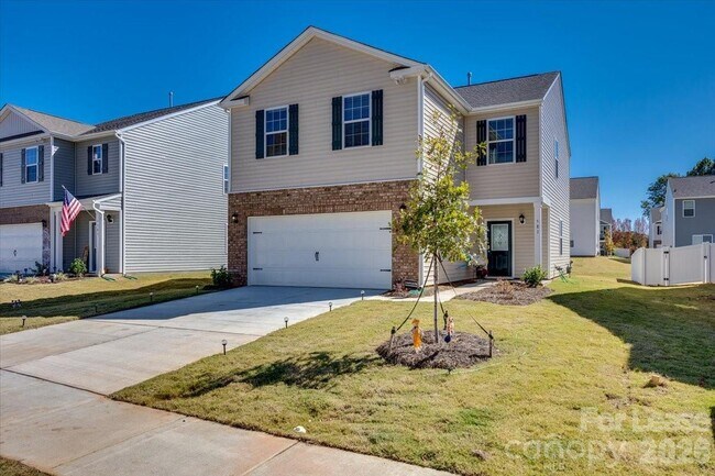 Building Photo - 587 King Clover Ln