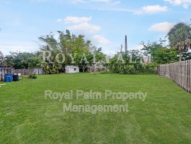 Building Photo - 27917 Washington St