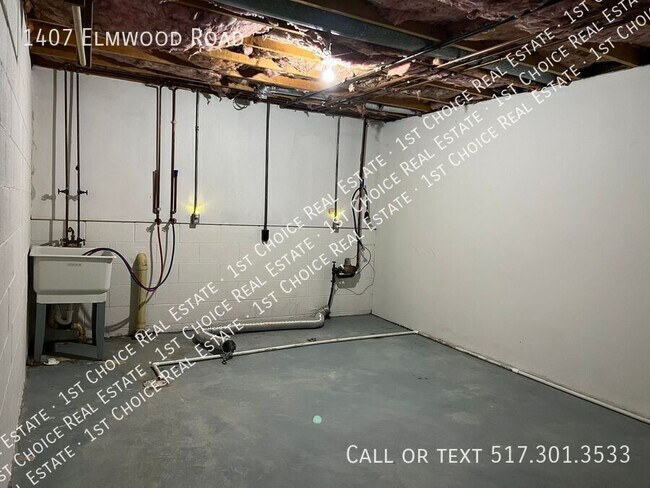 Building Photo - 1407 Elmwood Rd