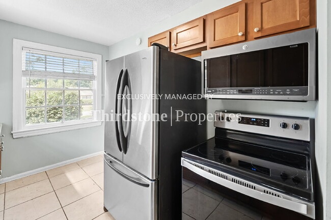Building Photo - 8057 Oakwood St