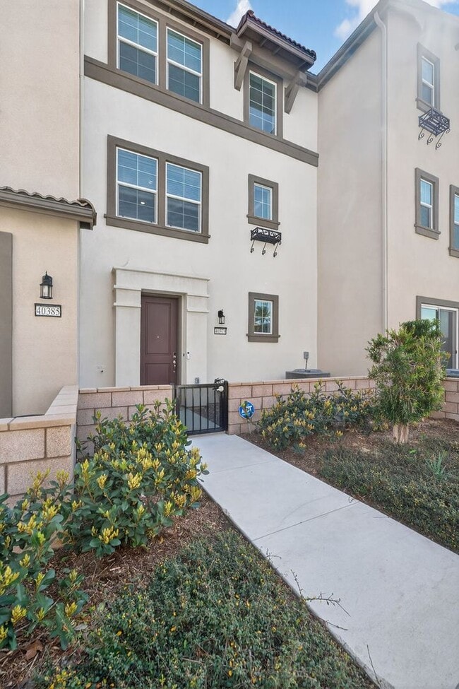 Building Photo - 40379 Melrose Dr