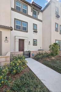 Building Photo - 40379 Melrose Dr