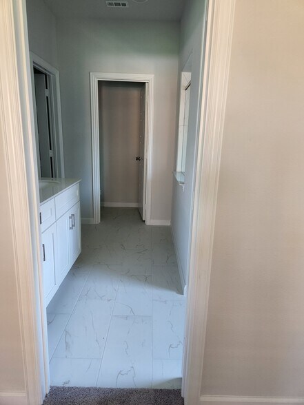 Building Photo - 2043 Atlantic Ave