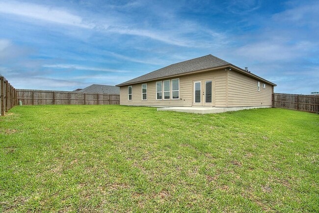 Building Photo - 3502 De Zavala St