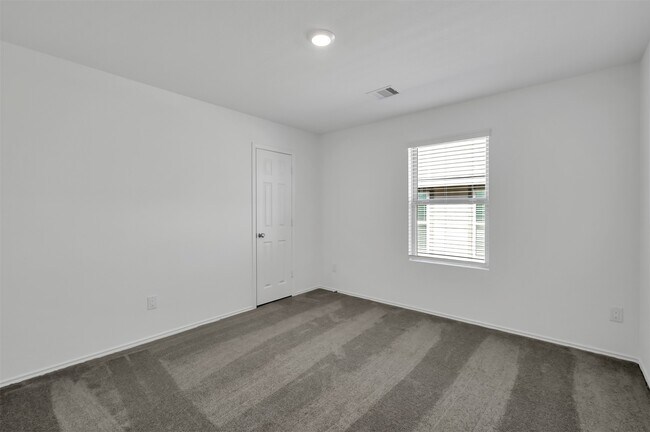 Building Photo - 3647 Solanum Dr