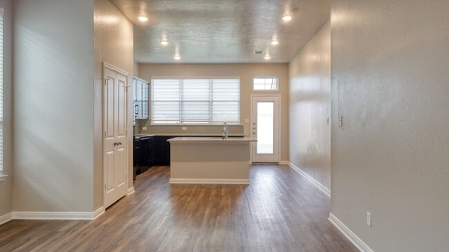 Building Photo - Spacious Single-Family Home Available Now!