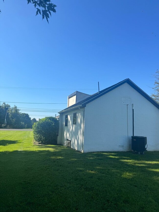 Building Photo - 4793 W Lincoln Hwy