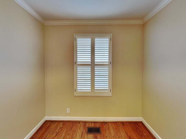 Building Photo - 109 Memory Ct