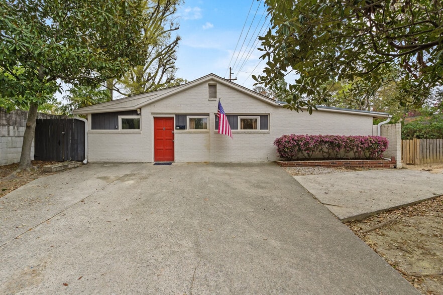 Building Photo - 420 Rockwood Rd
