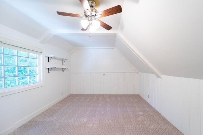 Building Photo - Luxurious Portland Heights home tucked away on a private street on nearly half an acre.