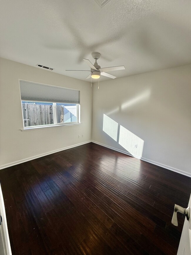 Building Photo - 179 Highlands Ct