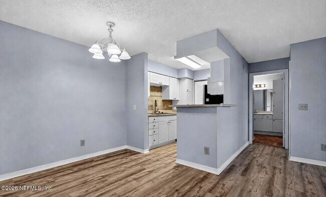 Building Photo - 10200 Belle Rive Blvd