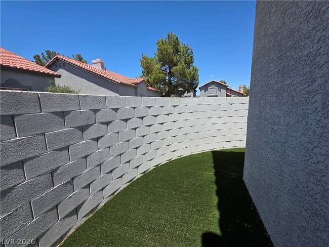 Building Photo - 2275 Ramsgate Dr