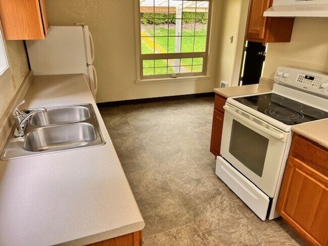 Building Photo - 1471