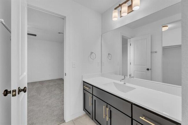 Building Photo - Stunning 4 Bed 3 Bath Broken Arrow Gem