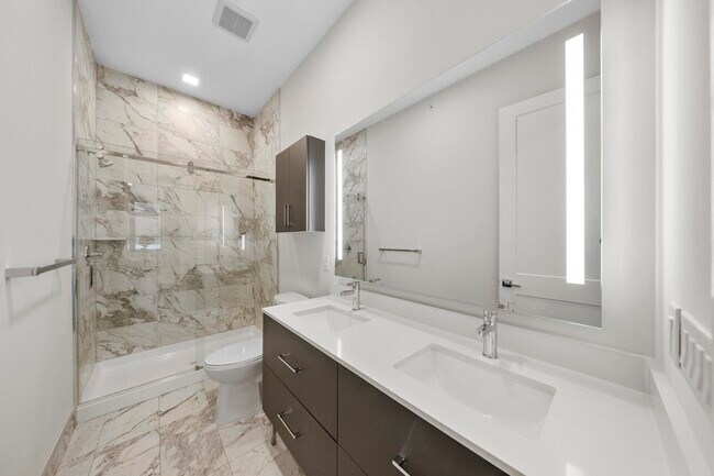 Building Photo - 121 34th St