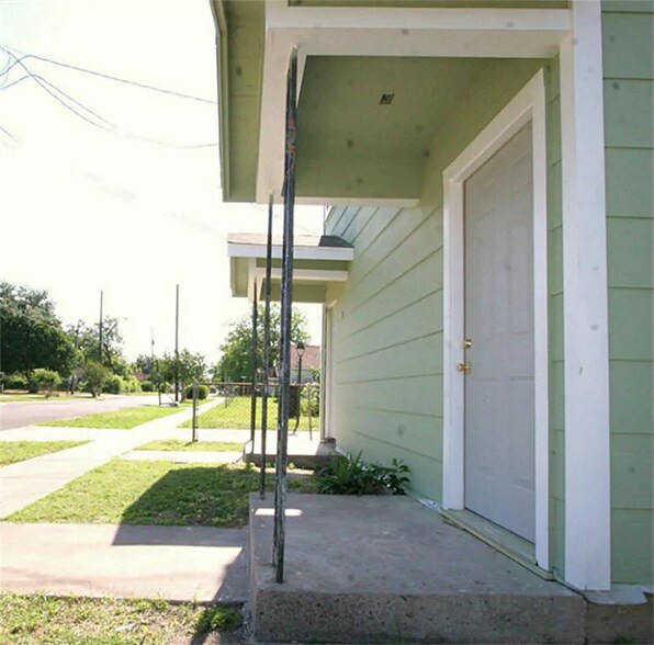 Building Photo - 4506 Hershe St