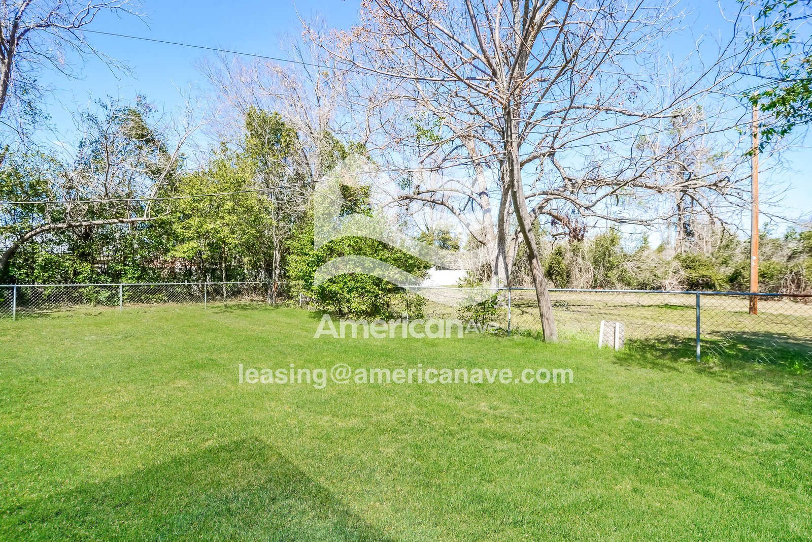 Building Photo - 304 S Pine St