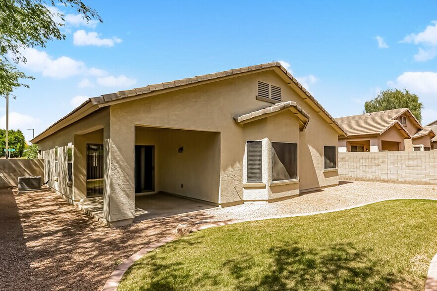 Building Photo - 12857 W Apodaca Dr