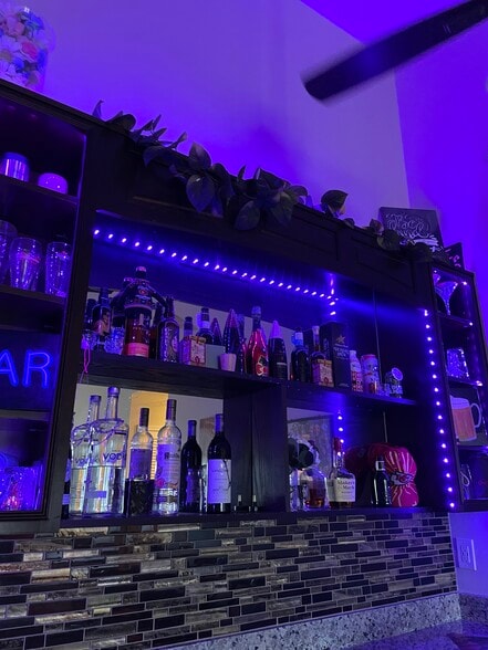 Bar Backlighting w/ dimmer and timer - 19 Meadow Ridge E