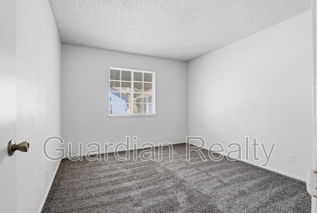 Building Photo - 5355 Rod Ct