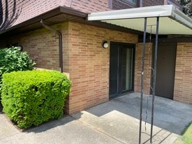 Building Photo - 5266 Grafton Rd