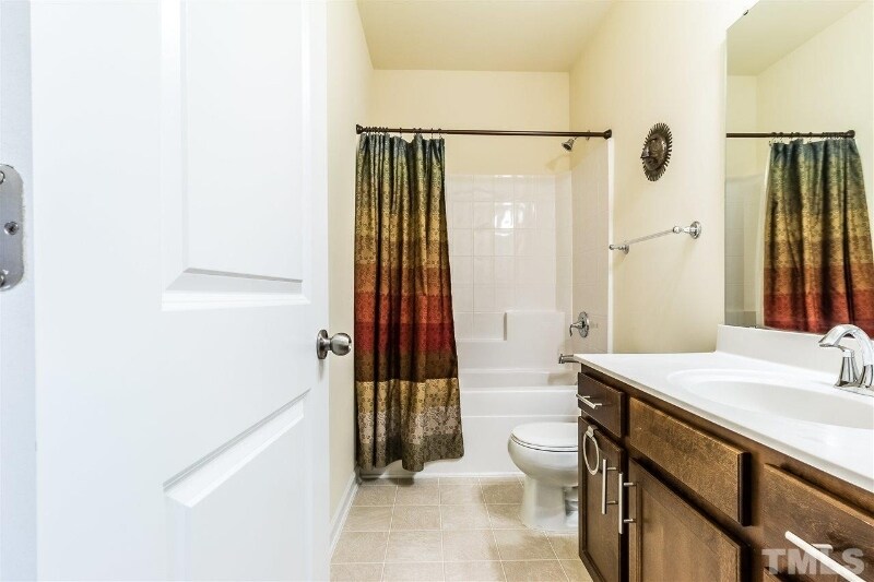 Building Photo - 922 Saratoga Dr