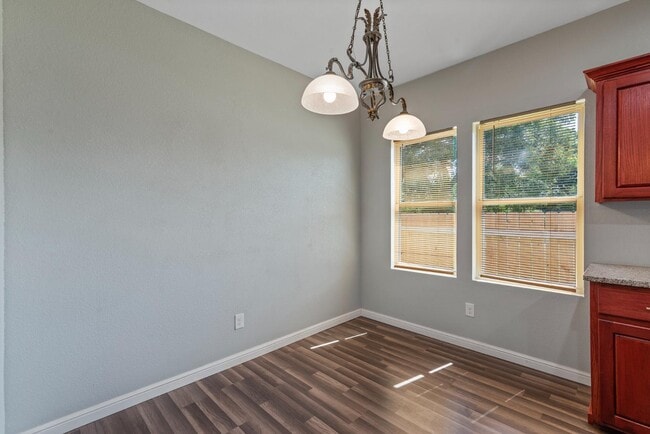 Building Photo - 1253 E Jessamine St