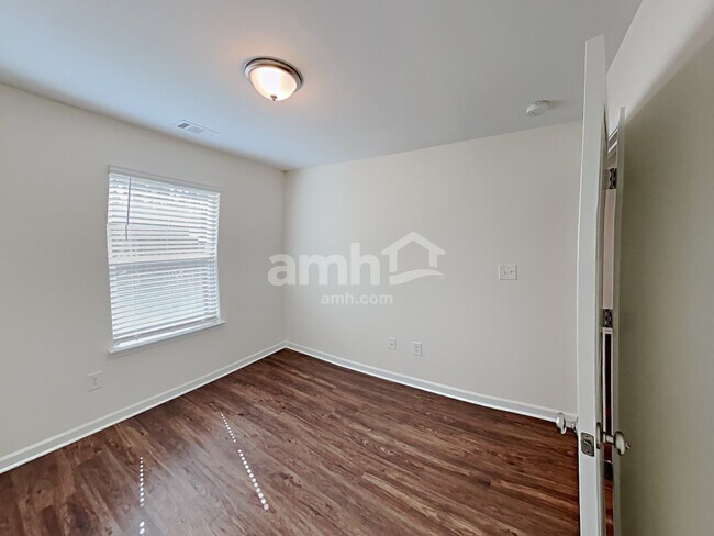 Building Photo - 142 Cheatham Hill Ln