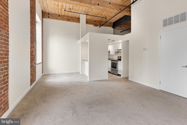 Building Photo - 303 Vine St