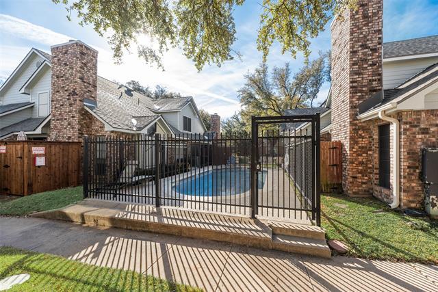 Building Photo - 449 Harris St