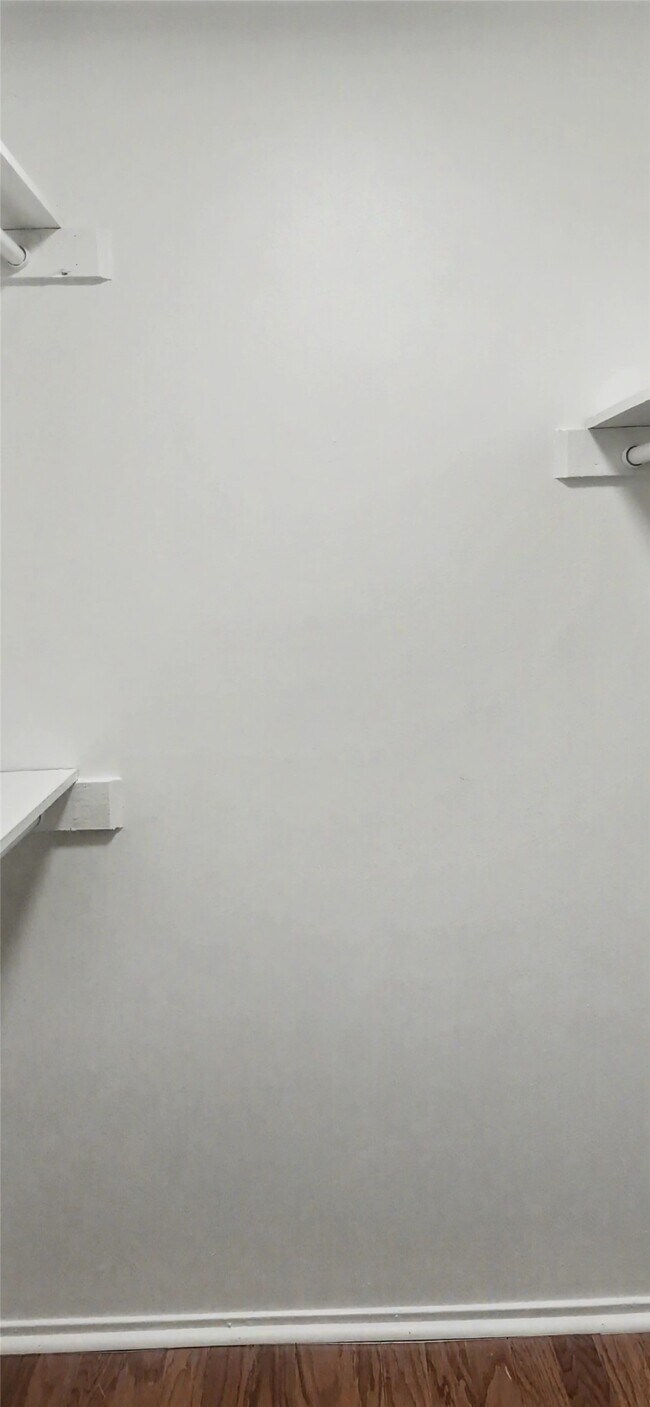 Building Photo - 12913 Trail Hollow Dr