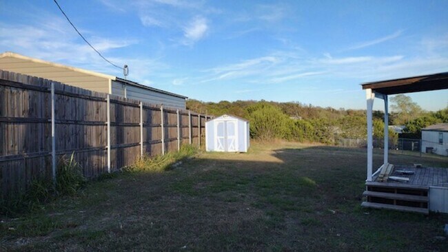 Building Photo - Beautiful Remodeled 2BR/2Bath Home - Granbury - Indian Harbor