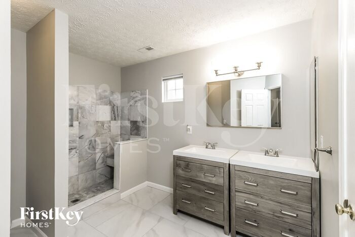 Building Photo - 4221 Silver Streak Dr