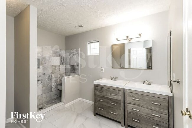 Building Photo - 4221 Silver Streak Dr
