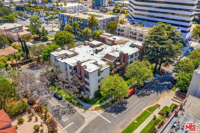 Building Photo - 12124 Goshen Ave