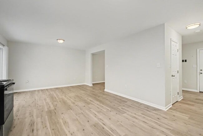 Building Photo - 239 W Broad St