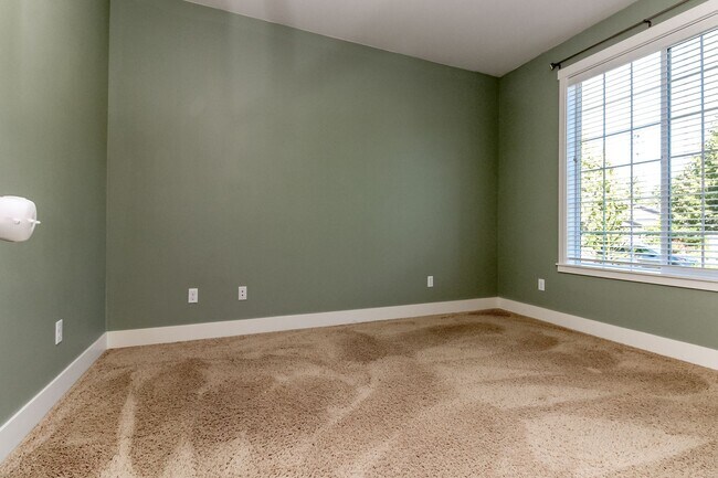 Building Photo - Beautiful Bell Hill Home in DuPont