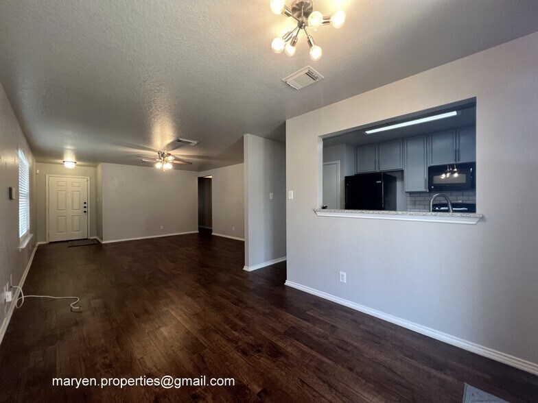 Dining Area - 7902 Morning Grove