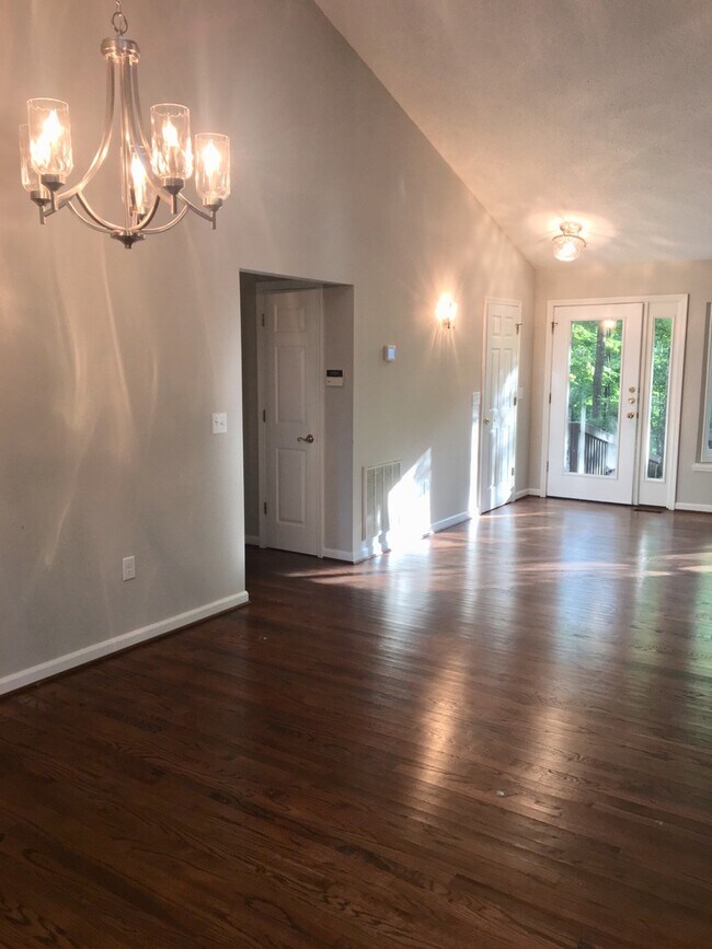 Building Photo - Black Mountain Rental