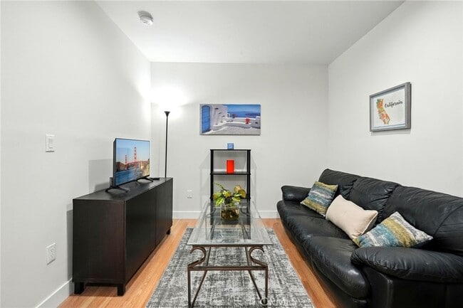 Building Photo - 9221 Swinton Ave