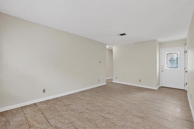 Building Photo - 6605 Bluestone St